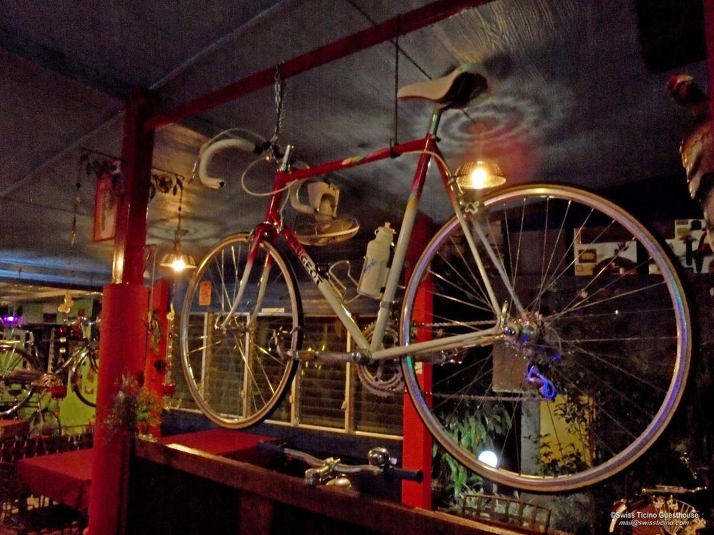 Swiss Ticino Guesthouse & Restaurant Mae Wang エクステリア 写真